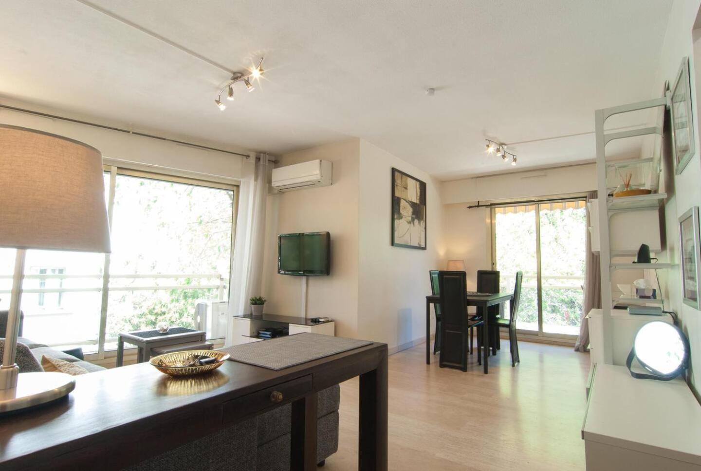 Elegant Apt W/2 Terraces/Mins To Beach & Shops Antibes Eksteriør billede