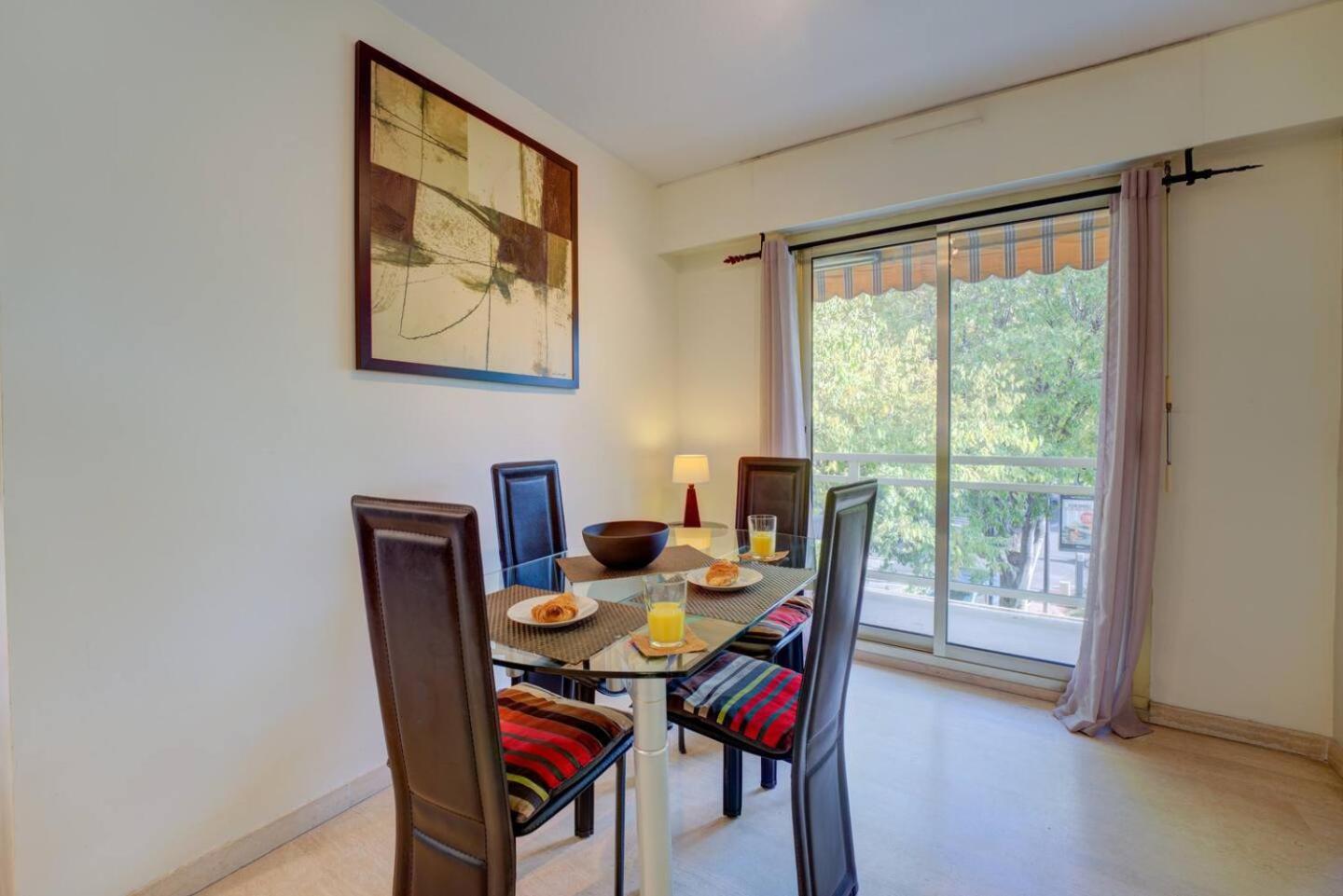 Elegant Apt W/2 Terraces/Mins To Beach & Shops Antibes Eksteriør billede