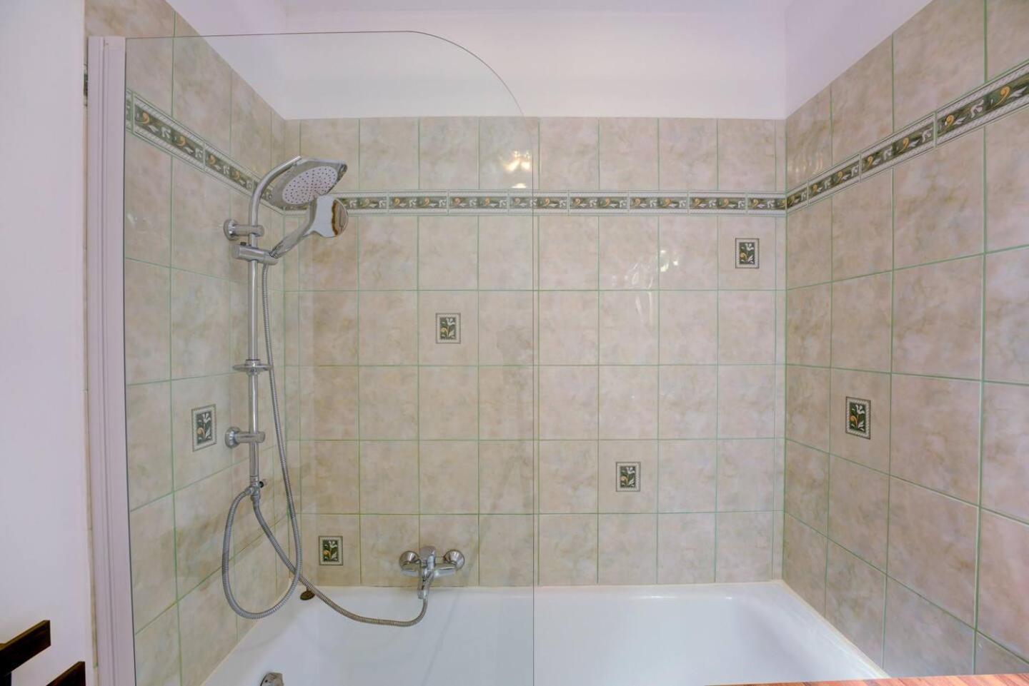 Elegant Apt W/2 Terraces/Mins To Beach & Shops Antibes Eksteriør billede