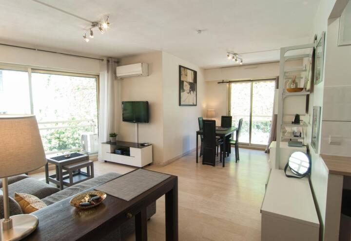 Elegant Apt W/2 Terraces/Mins To Beach & Shops Antibes Eksteriør billede